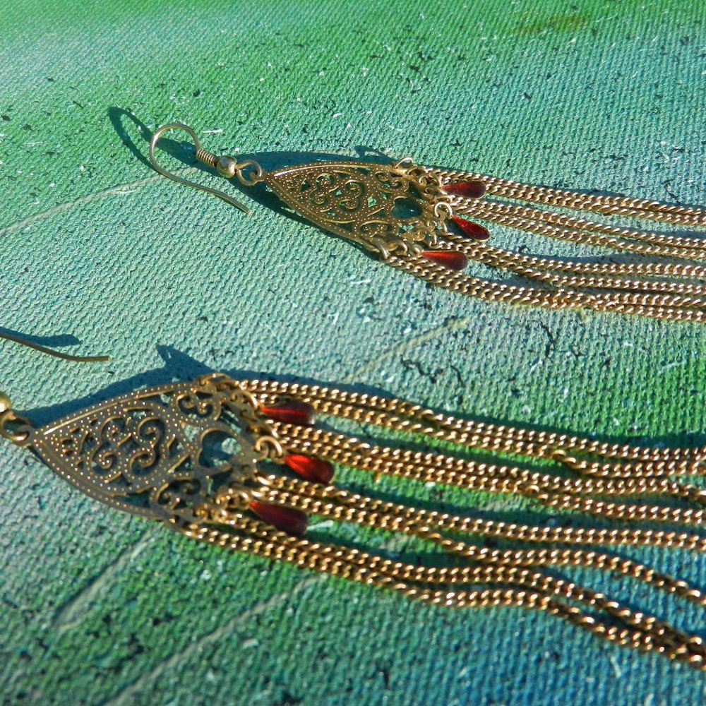 VTG Contempo gold pierced earrings chandelier gold tone far east exotic dusters - Picture 6 of 13